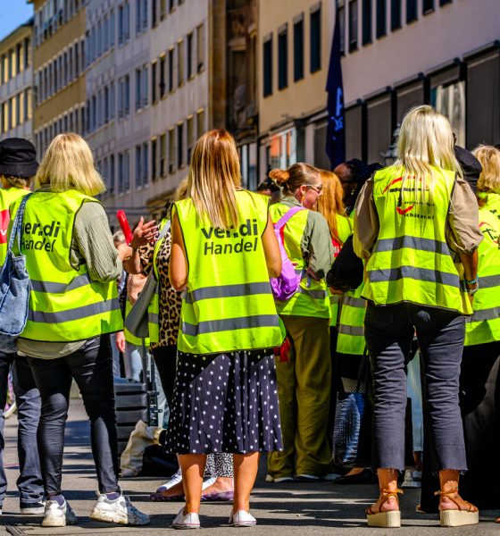 Symbolbild: Proteste gegen den Abbau von Industriearbeitsplätzen – Deutschland in der Krise?